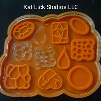 Load image into Gallery viewer, Pendant Compartment Mold made w/Crystal Clear Platinum Silicone