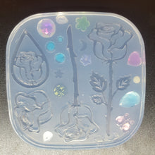 Load image into Gallery viewer, Roses Pallet Mold made with Crystal Clear Platinum Silicone