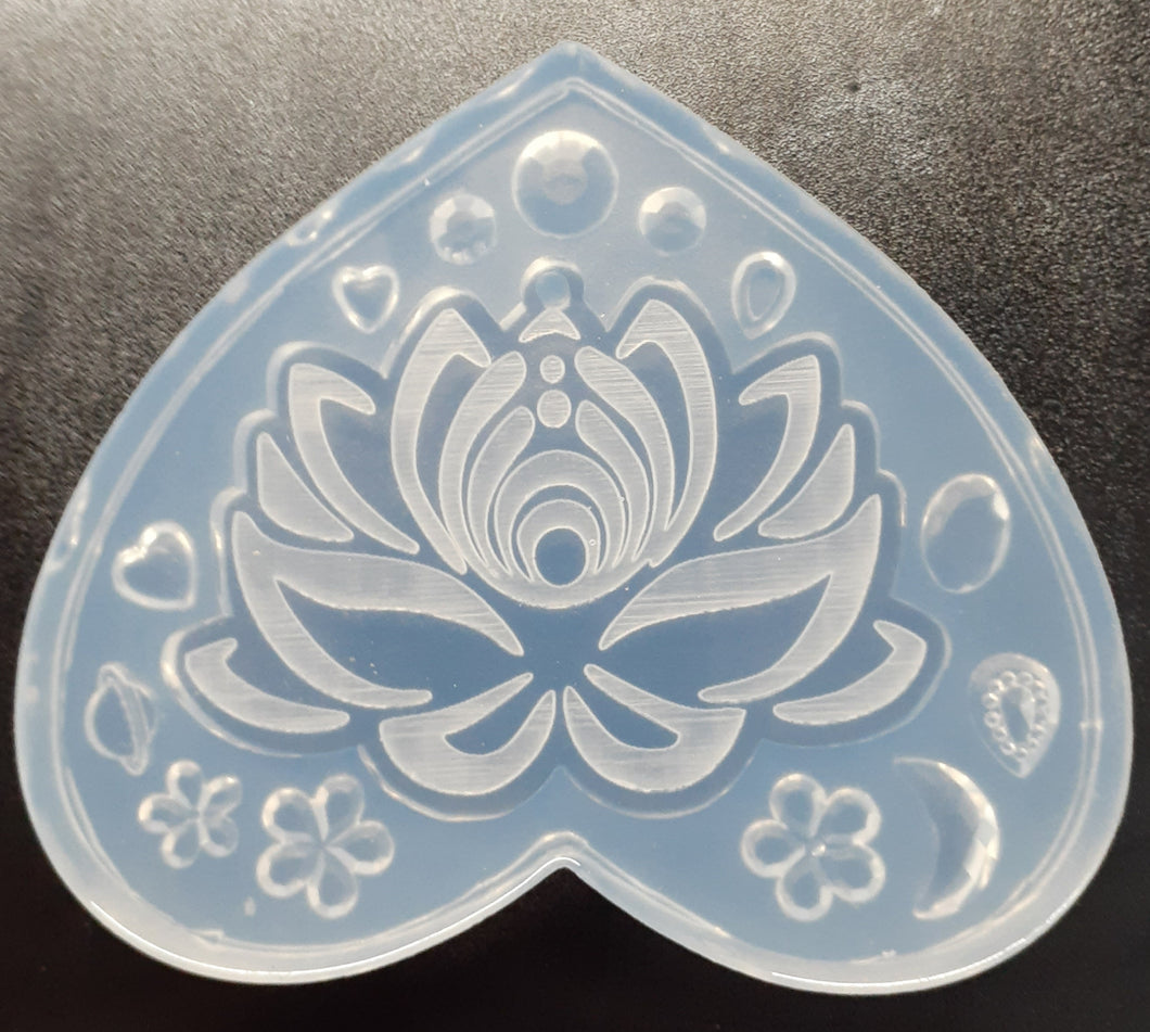 3.5 x 2.5 Etched Lotus Flower Mold Made w/Crystal Clear Platinum Silicone