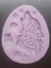 Load image into Gallery viewer, Howling Wolf with extras Mold made with Crystal Clear Platinum Silicone