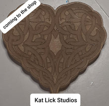 Load image into Gallery viewer, 5 Cavity Celtic Pallet Mold Made w/Crystal Clear Platinum Silicone Mold